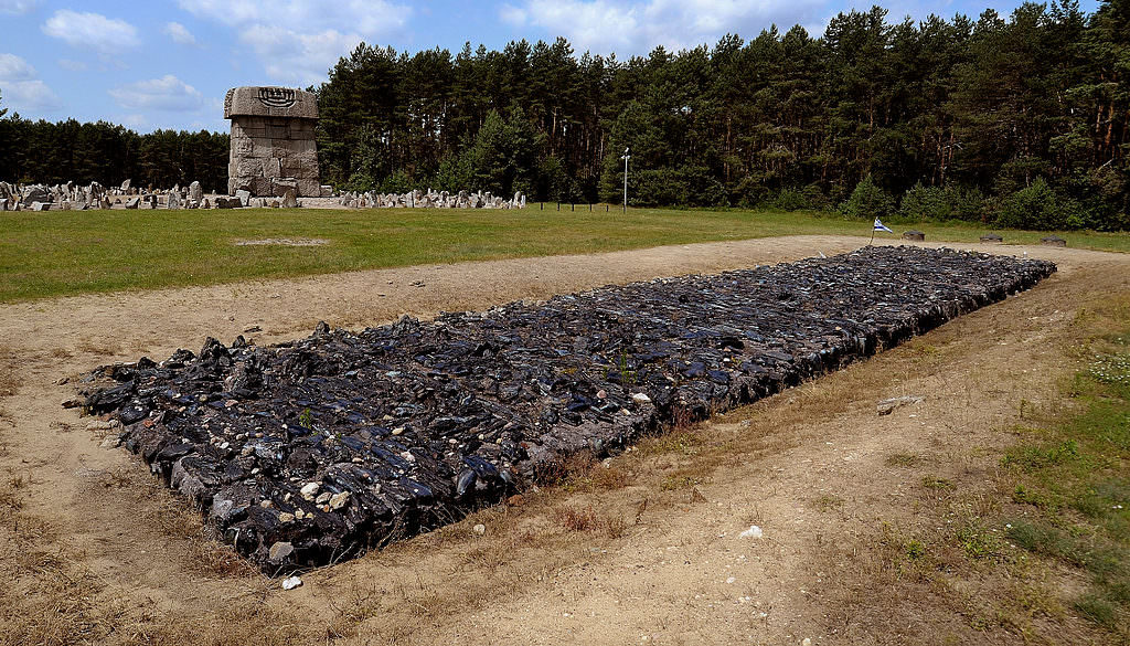 Treblinka_Cremation_Pit_2