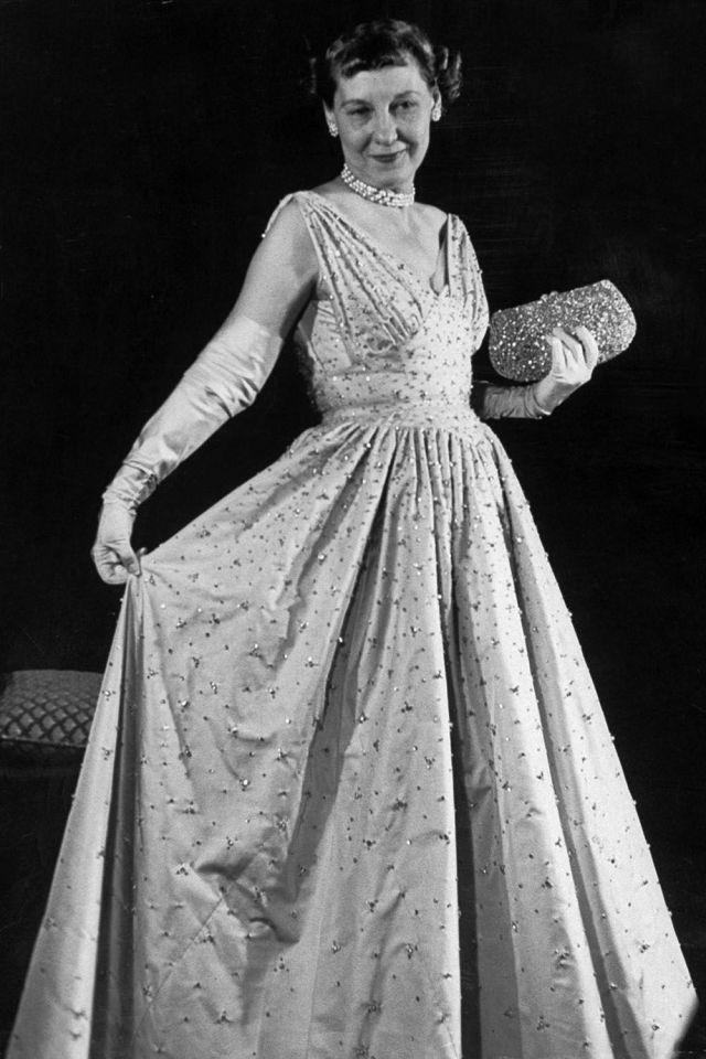 In 1953, Mamie Eisenhower stepped out at the inaugural ball with an embroidered bag designed by Judith Leiber Getty