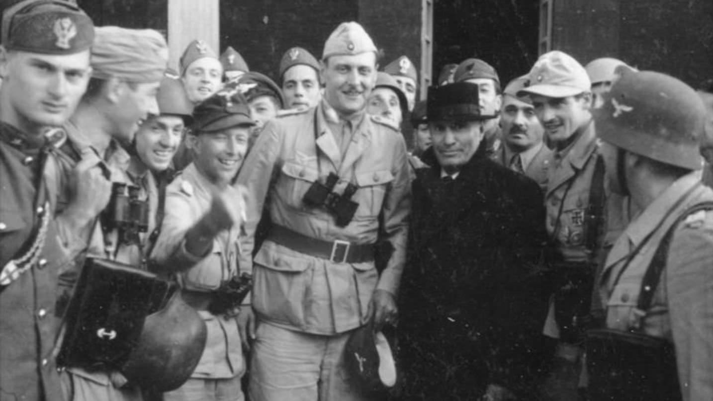 Otto Skorzeny with the liberated Mussolini – 12 September 1943. Credit: Wikimedia Commons /Toni Schneiders 