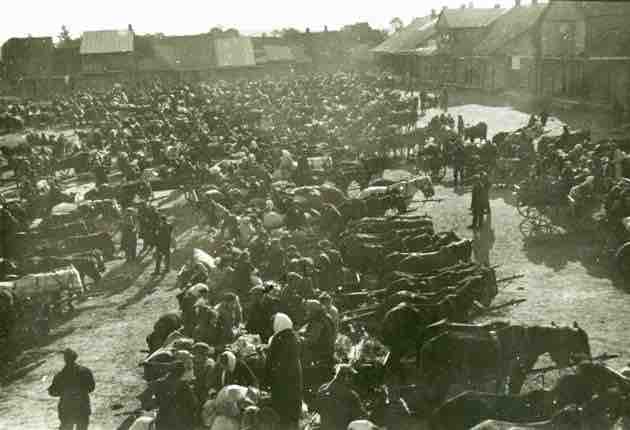 jerzy-skarzynski-one-of-jureks-photographs-of-the-day-of-the-deportation